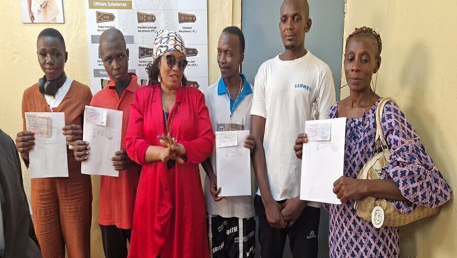 Grâce Decca permet la libération de 08 détenus à Douala